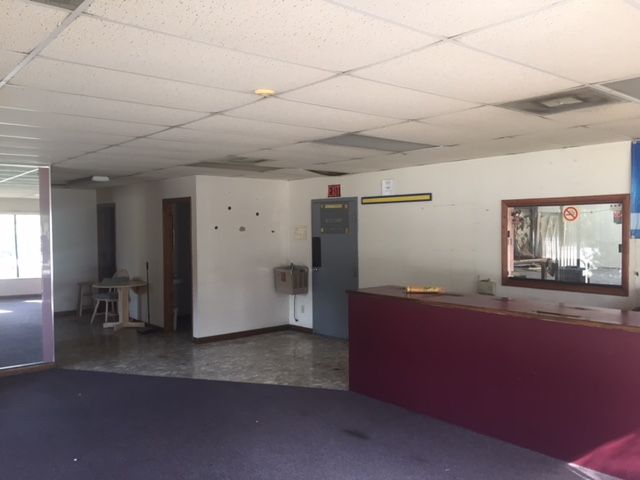Former Auto Glass Repair Shop For Sale!: 819 S Spring Garden Ave, Deland, FL 32720